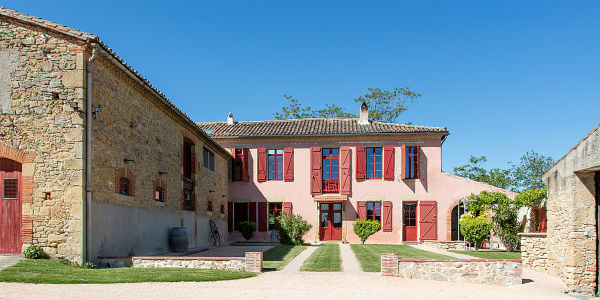Ferme lauragaise transformée en demeure de prestige à la location
